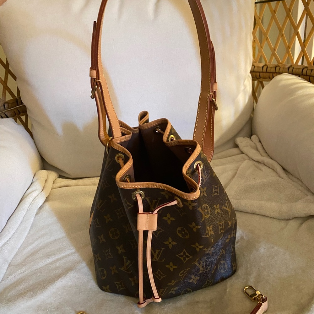 Authentic Louis Vuitton Monogram Petit Noe Shoulder Bag